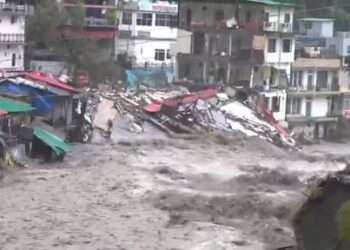 Cloud burst in Sahastradhara of Uttarakhand, many shops and restaurants washed away