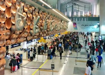 दिल्ली एयरपोर्ट तकनीकी गड़बड़ी के कारण हुआ ठप - Panchayati Times