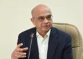 भू-राजनीतिक विश्लेषक ब्रह्मा चेलानी ने भारतीय नाविकों की मौत पर उठाए सवाल - Panchayati Times