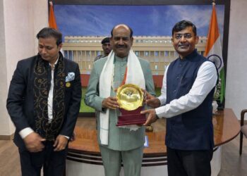 ऐतिहासिक धरोहरों का संरक्षण कर रहे डॉ. राम मंजीभाई सावनी को लोकसभा अध्यक्ष ने दिया सम्मान - Panchayati Times