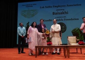 सर्जिकल रोग विशेषज्ञ डॉ. अर्पित चोपड़ा जैन को लोकसभा अध्यक्ष ओम बिरला ने किया सम्मानित - Panchayati Times