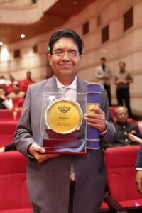 “ब्लड मैन ऑफ इंडिया” डॉ. बसंत गोयल को लोकसभा अध्यक्ष ओम बिरला ने किया सम्मानित - Panchayati Times