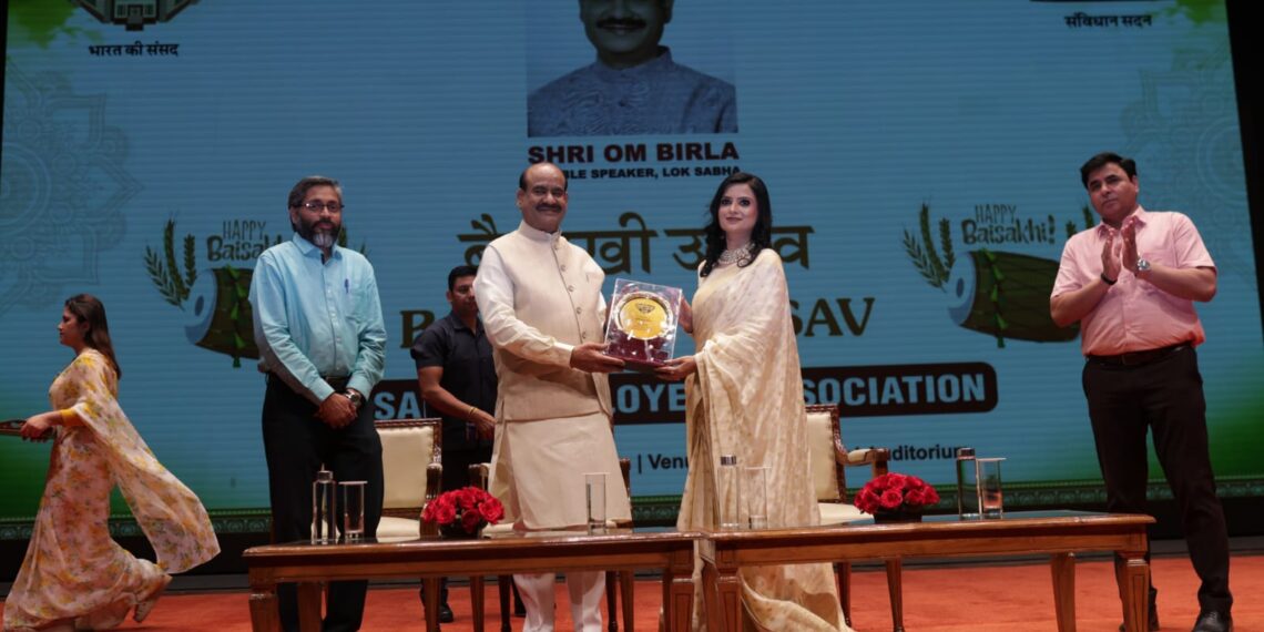 प्रसिद्ध साइकोलॉजिस्ट डॉ. काशिका जैन को लोकसभा अध्यक्ष ओम बिरला ने किया सम्मानित - Panchayati