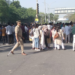 नोएडा फेस-2 में वेतन विवाद ने लिया उग्र रूप, प्रदर्शनकारियों और पुलिस में टकराव - Panchayati Times