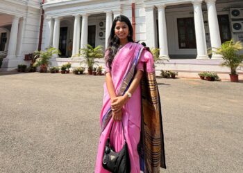 बंगाल दौरे पर बीजेपी विधायक मैथिली ठाकुर: यहां आने में लग रहा था डर - Panchayati Times