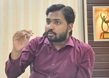 फायरिंग विवाद में बढ़ीं खान सर की मुश्किलें, सुरक्षाकर्मियों के बयान के बाद जांच तेज - Panchayati Times