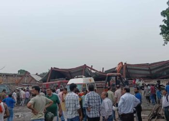 कोलकाता: निर्माणाधीन गोदाम ढहा, कई मजदूर फंसे - Panchayati Times