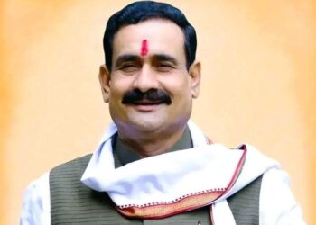 Datia By-Election: दतिया में टिकट बदलने पर BJP में बवाल, नरोत्तम मिश्रा समर्थकों का प्रदर्शन, सामूहिक इस्तीफे से बढ़ा संकट - Panchayati Times