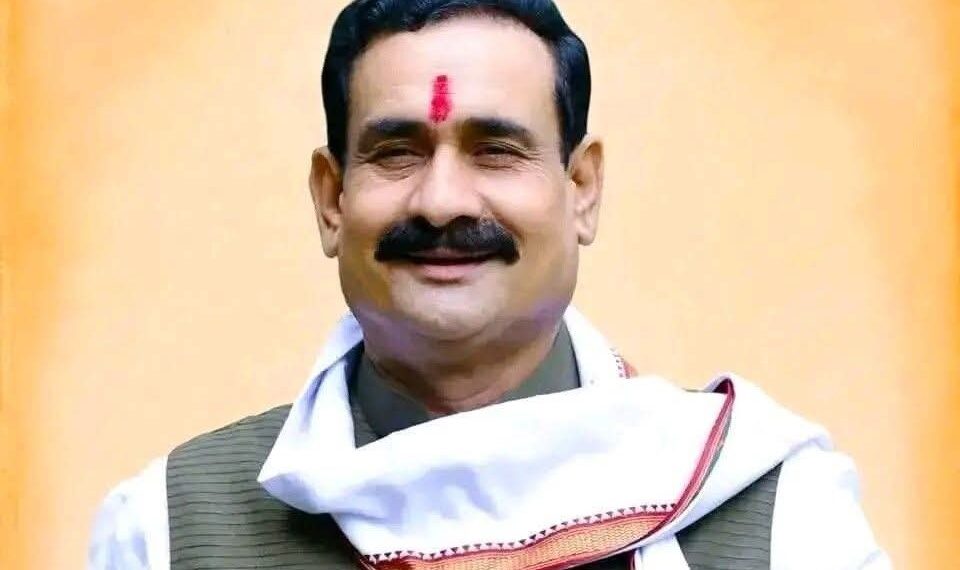Datia By-Election: दतिया में टिकट बदलने पर BJP में बवाल, नरोत्तम मिश्रा समर्थकों का प्रदर्शन, सामूहिक इस्तीफे से बढ़ा संकट - Panchayati Times