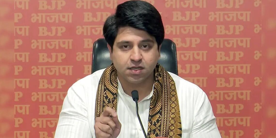 शहजाद पूनावाला के बीजेपी छोड़ने की अटकलें तेज, प्रोफाइल बदलाव के बाद बढ़ी सियासी हलचल - Panchayati Times