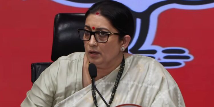 SIR विवाद पर BJP-Congress आमने-सामने, स्मृति ईरानी ने पूछा- डुप्लीकेट नाम क्यों चाहिए? - Panchayati Times