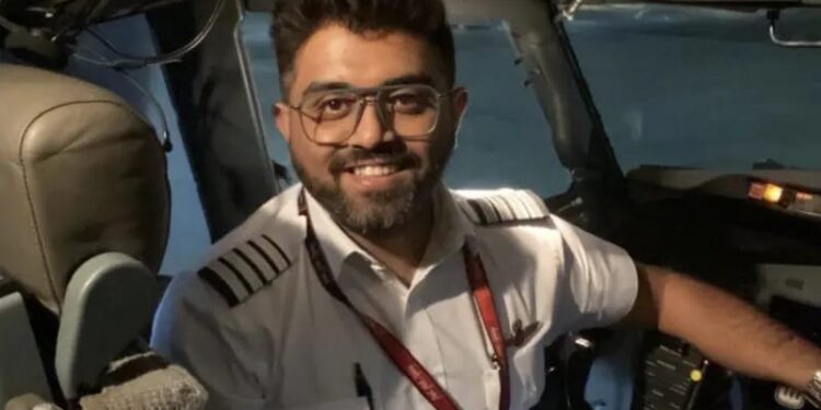 Flydubai Flight Emergency: भारतीय पायलट स्मित मच्छार ने हमला होने के बाद भी बचाई 174 यात्रियों की जान - Panchayati Times